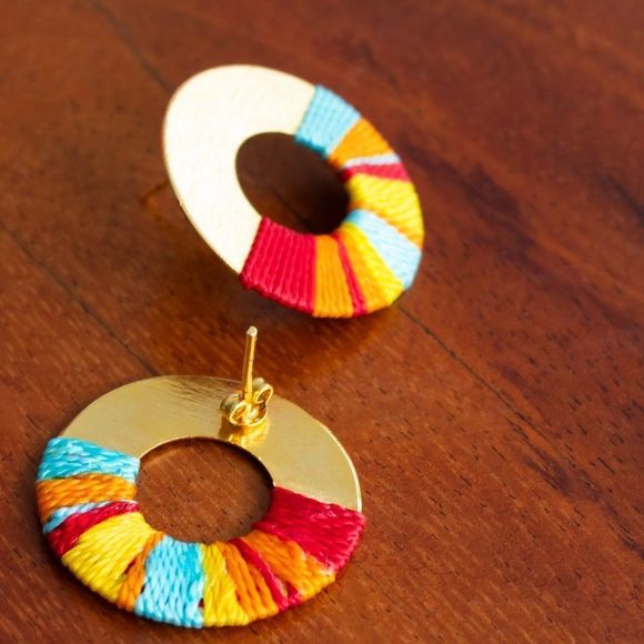 Handmade gold plated yellow blue thread earrings heavy new - Picture 3 of 4